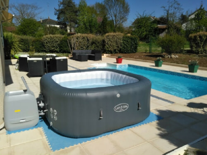 Spa Gonflable Bestway LAY-Z Hawai Hydrojet Pro 4/6 personnes.- Acquis 04/21
